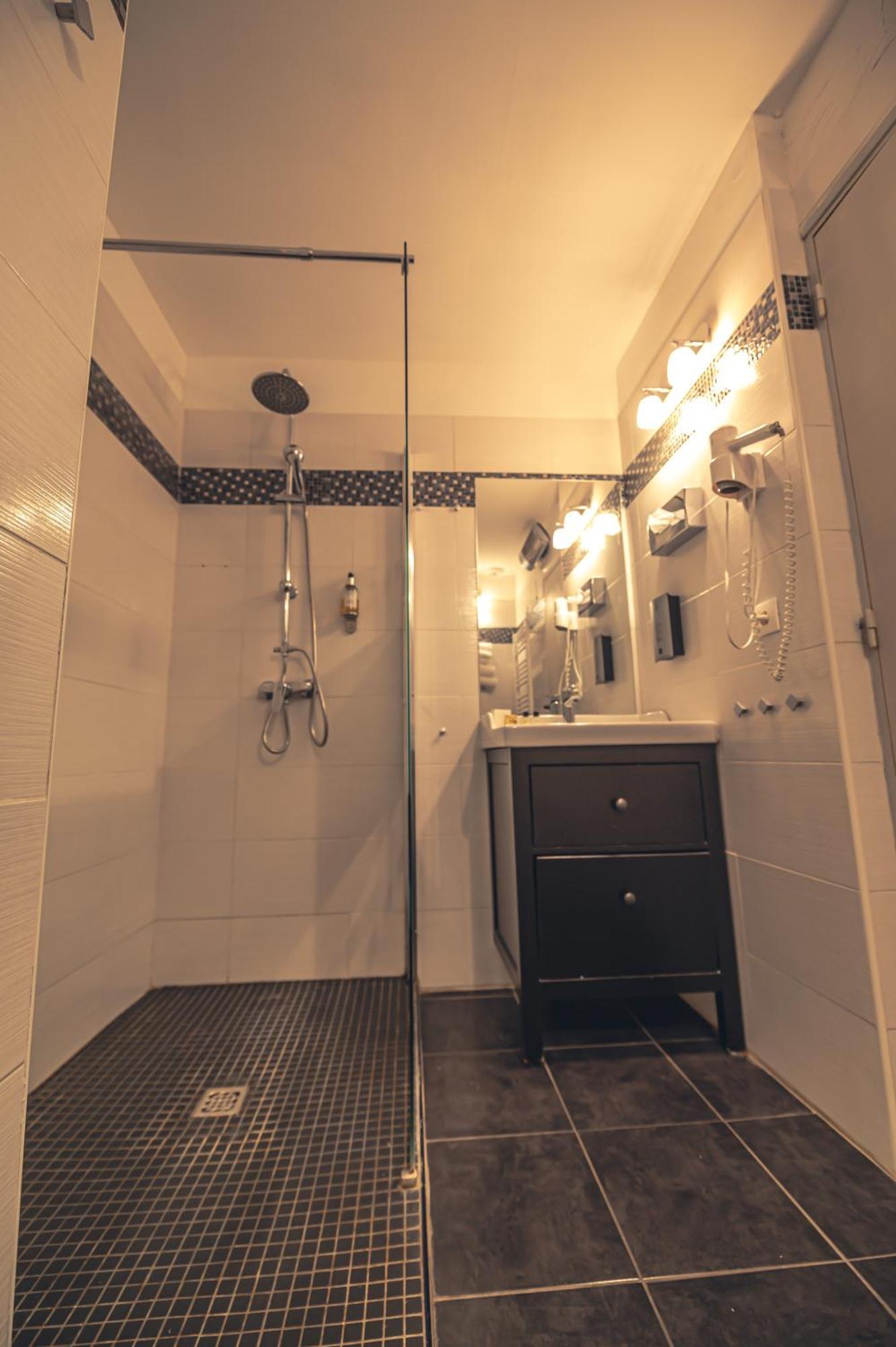 Logis Hotel Restaurant Le Plantevin Propiac Εξωτερικό φωτογραφία