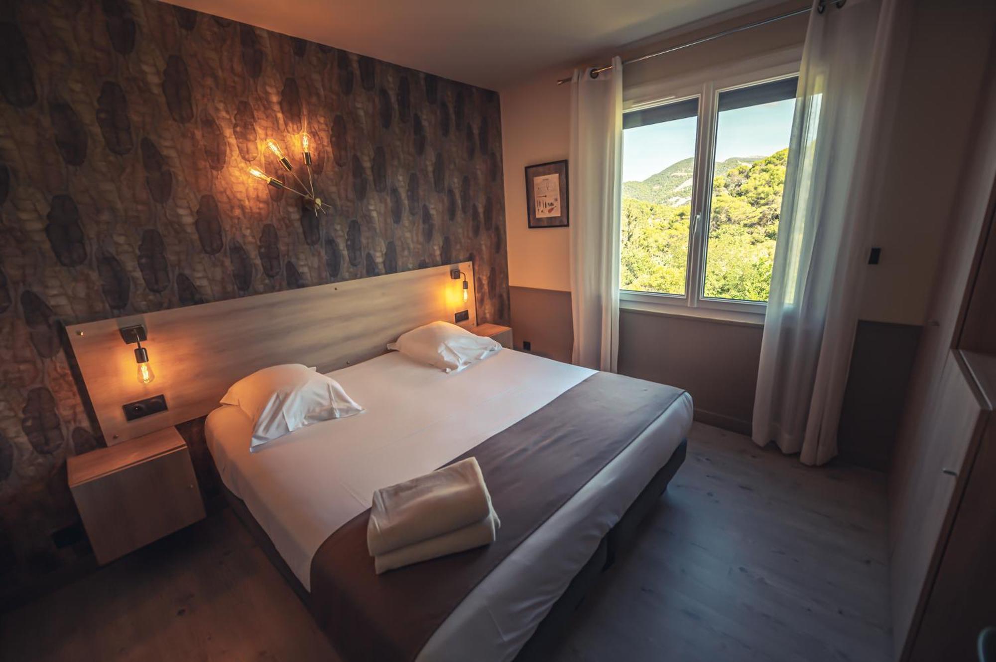 Logis Hotel Restaurant Le Plantevin Propiac Εξωτερικό φωτογραφία