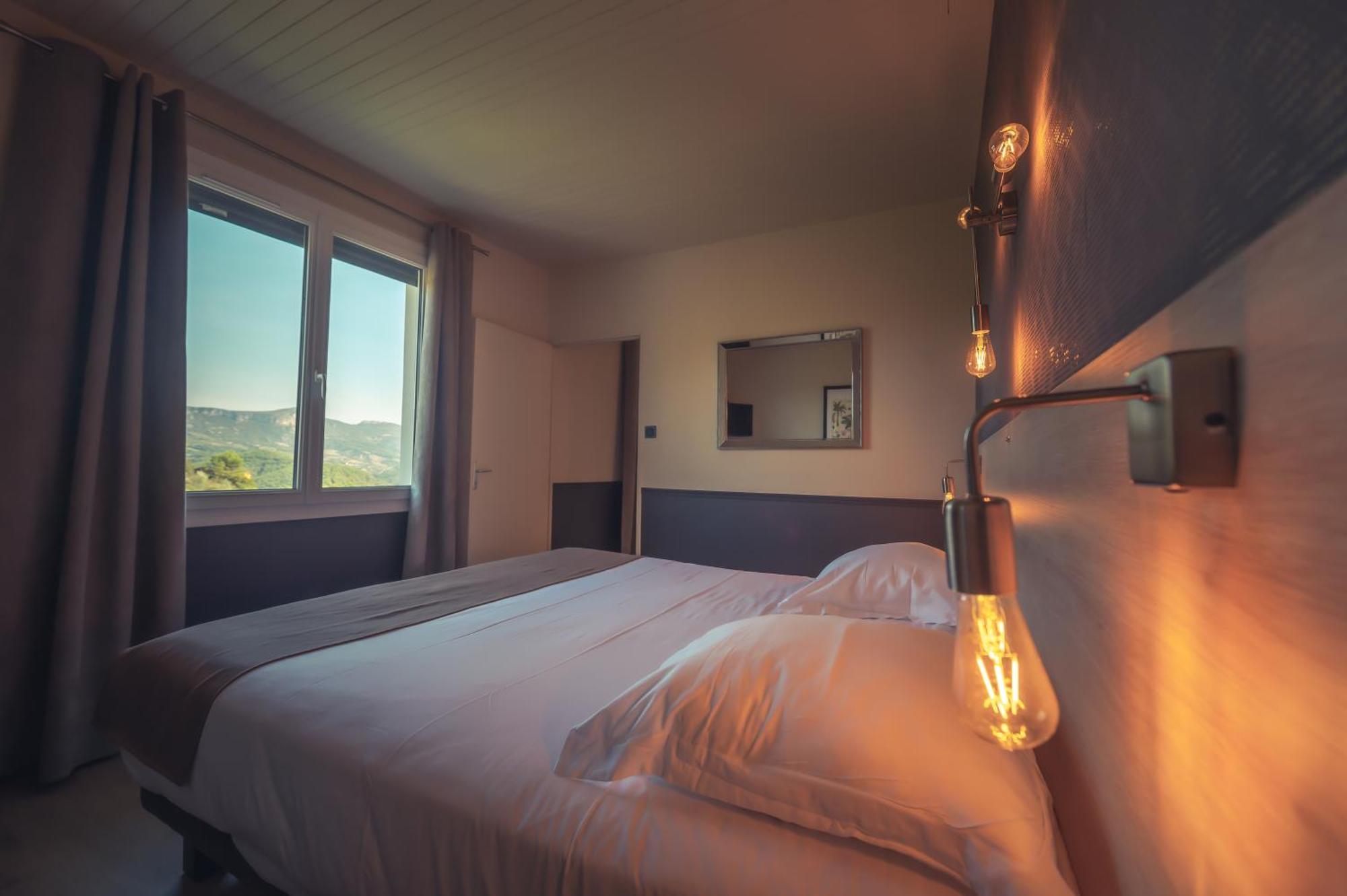 Logis Hotel Restaurant Le Plantevin Propiac Εξωτερικό φωτογραφία