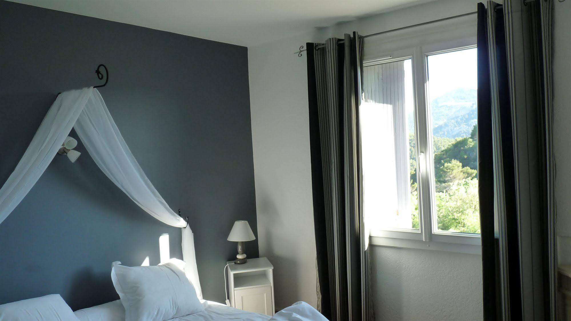 Logis Hotel Restaurant Le Plantevin Propiac Εξωτερικό φωτογραφία